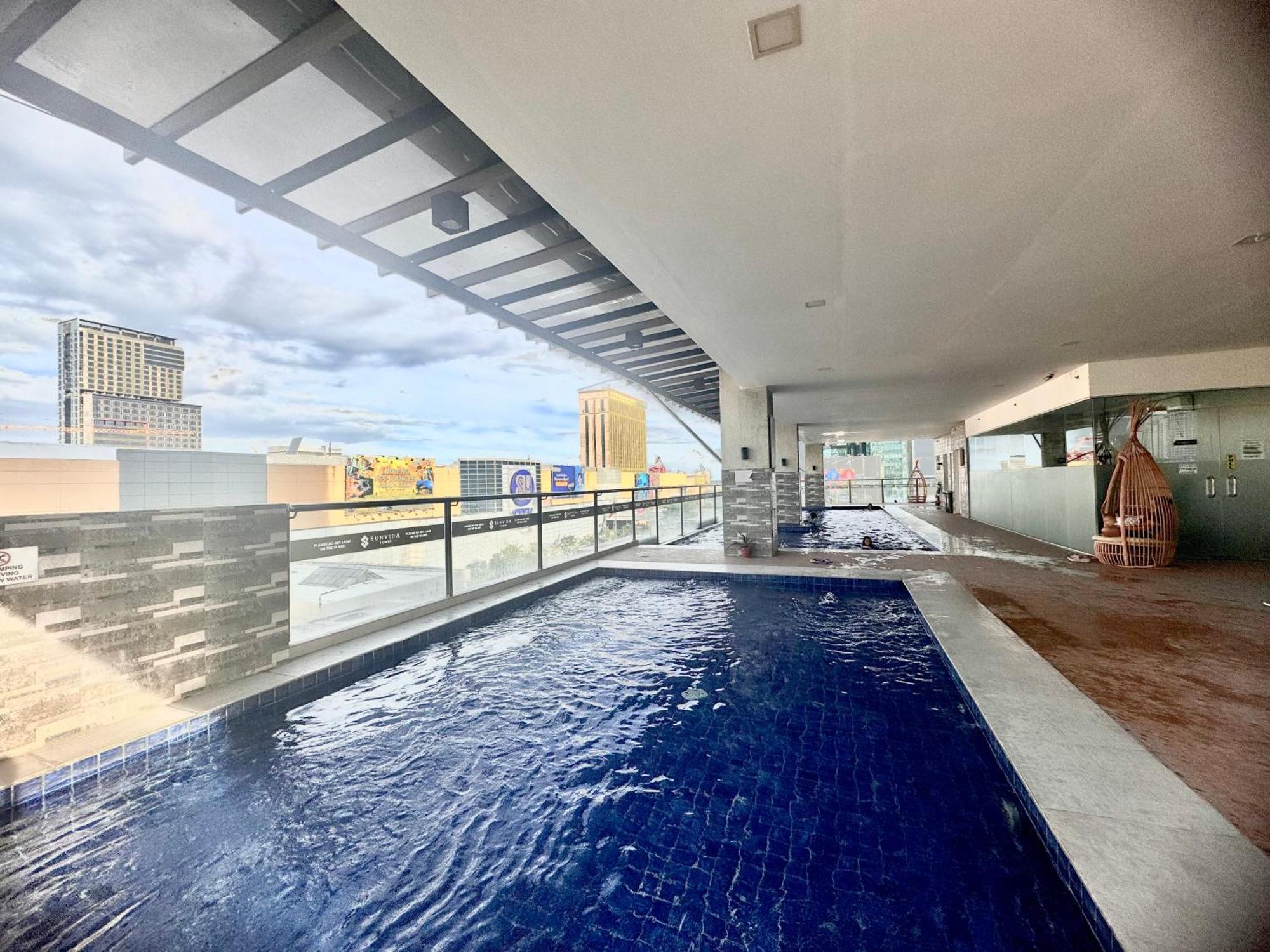 Luxanos Condo Place- Sunvida Tower Cebu Esterno foto