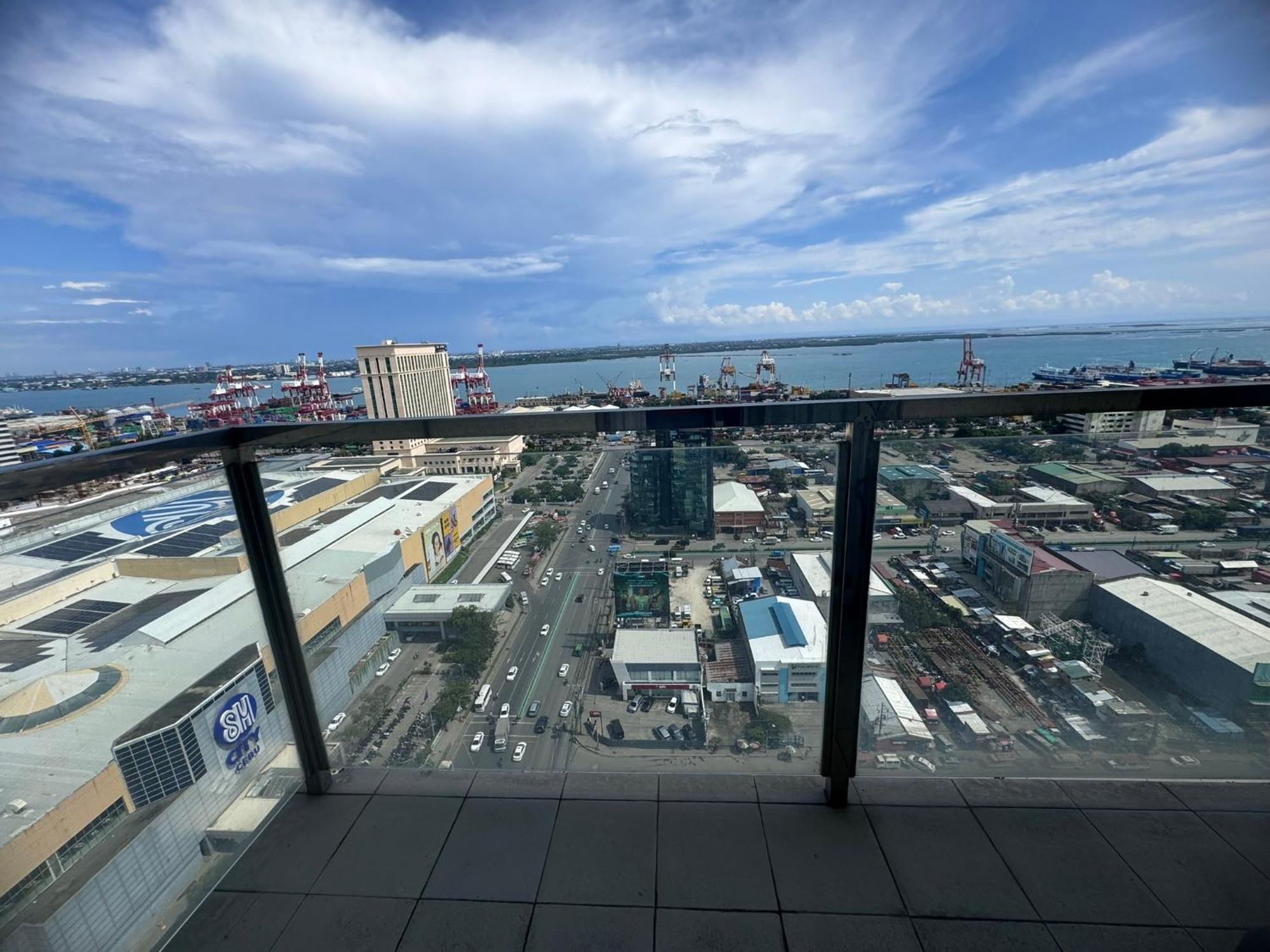 Luxanos Condo Place- Sunvida Tower Cebu Esterno foto