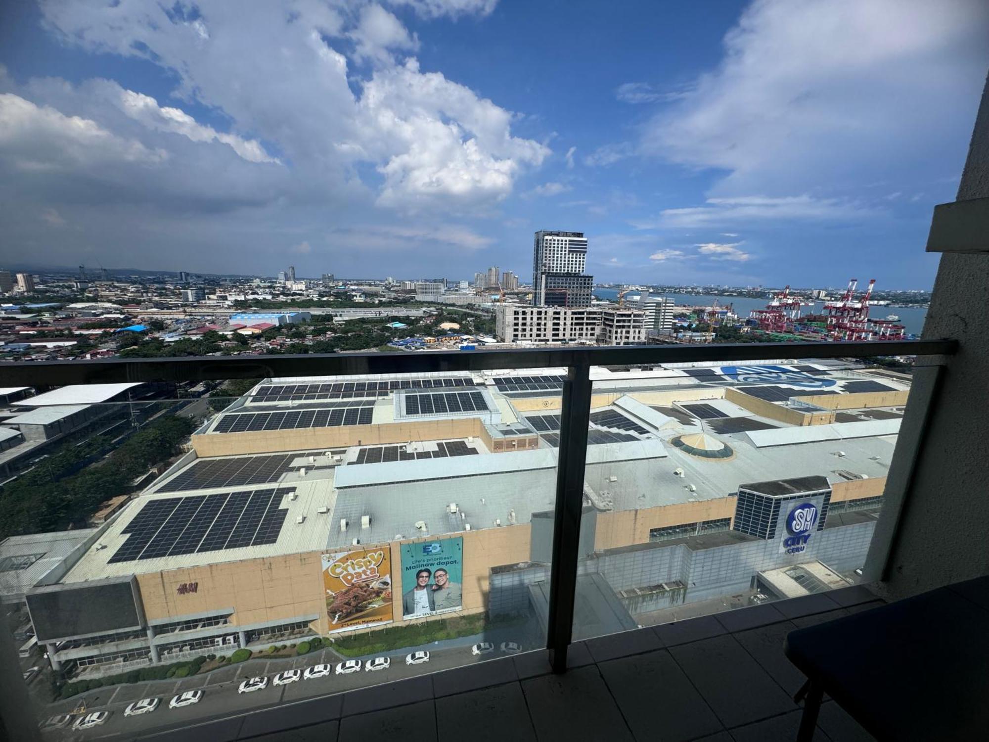 Luxanos Condo Place- Sunvida Tower Cebu Esterno foto